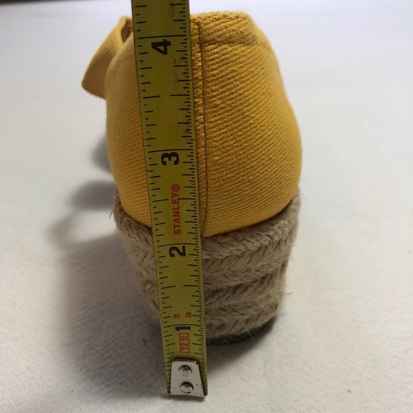 Lifestride yellow espadrilles size 7 - Picture 9 of 10